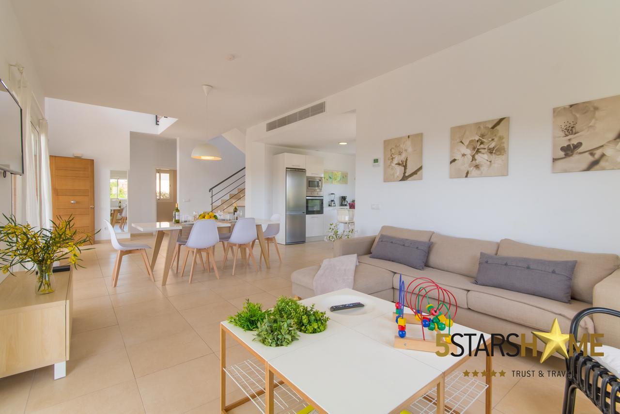 - 218261 * Alcudia (Mallorca)