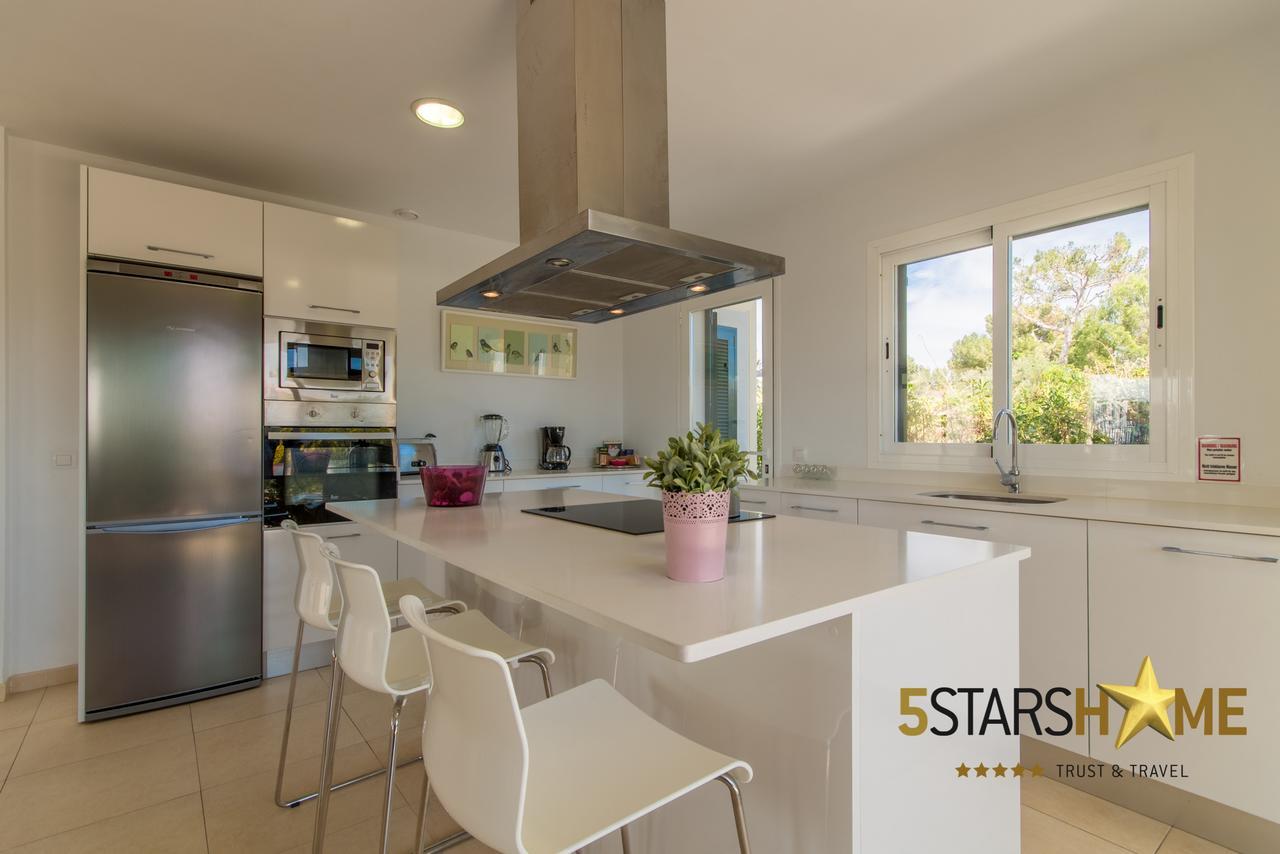 - 218261 Villa Alcudia (Mallorca)